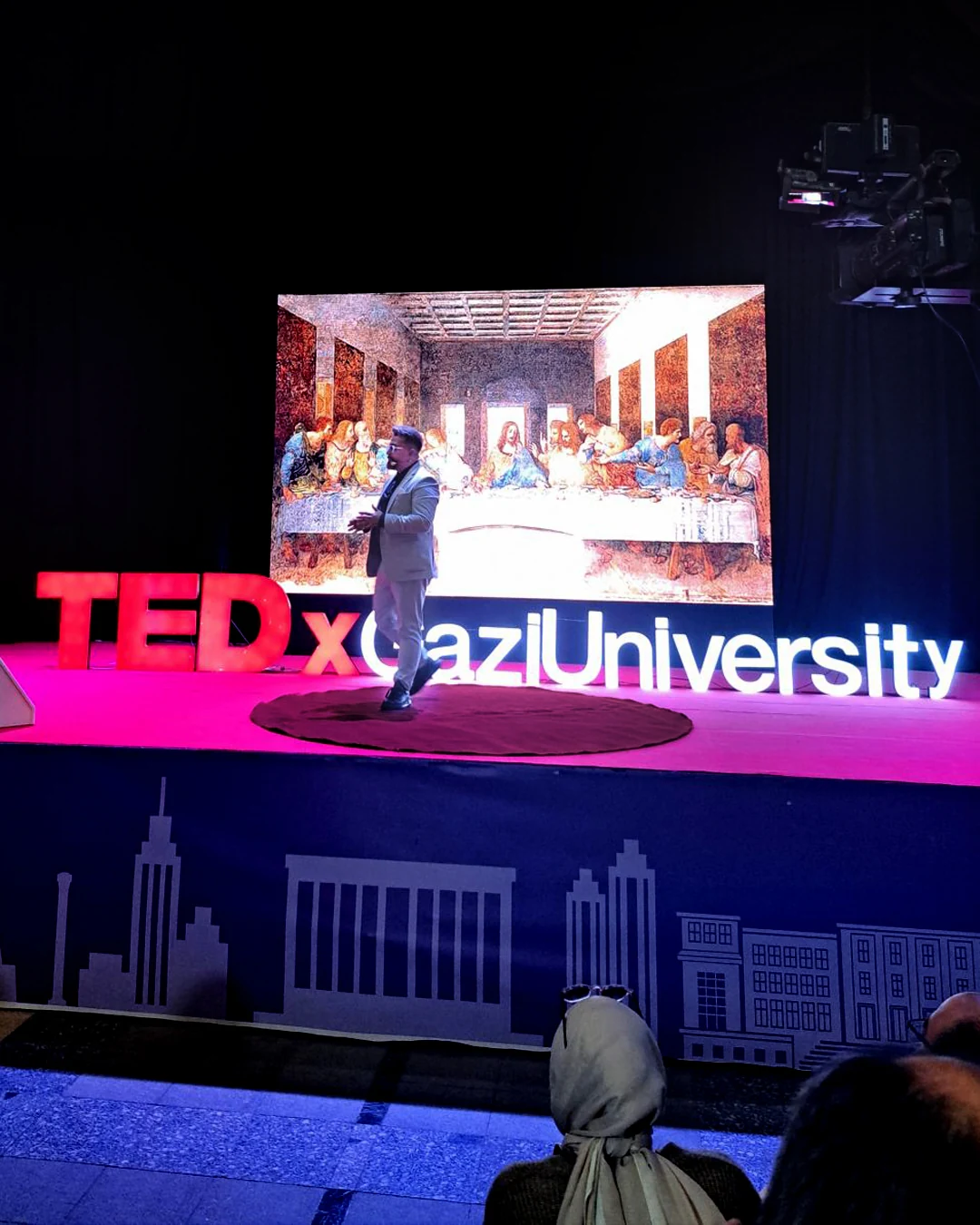 İlker Ulubey TEDx sahnesinde